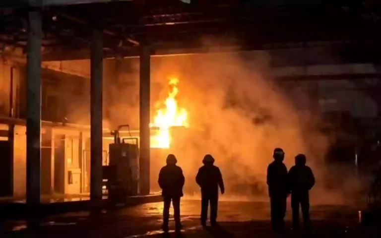 Rising Cumilla - Fire at CNG pump in Comilla Sadar South brought under control.