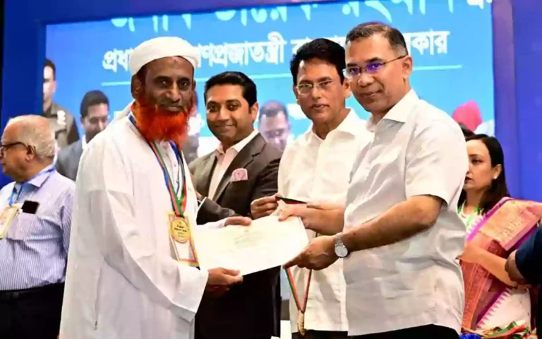 Rising Cumilla - Government honors 102 distinguished teachers on World Teachers' Day.