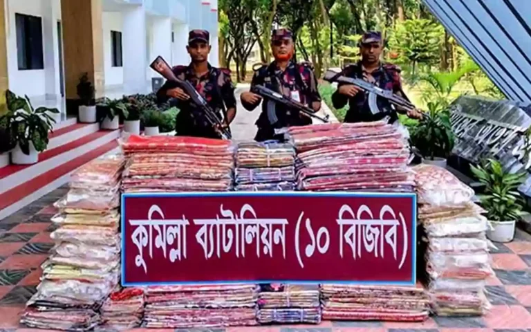 Rising Cumilla - Indian sarees worth approximately 3.9 million taka seized at the Chauddagram border in Comilla