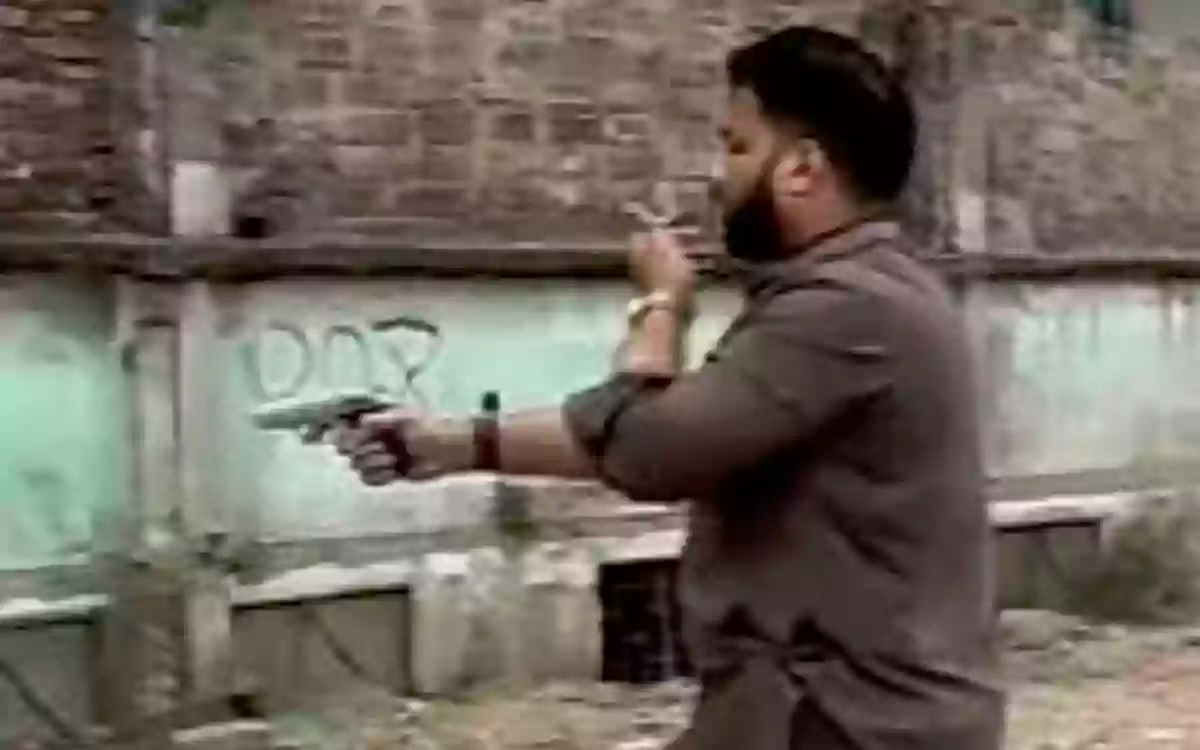 Rising Cumilla - Police order investigation into whether State Minister Ishraqs display of a weapon constituted a violation of the law