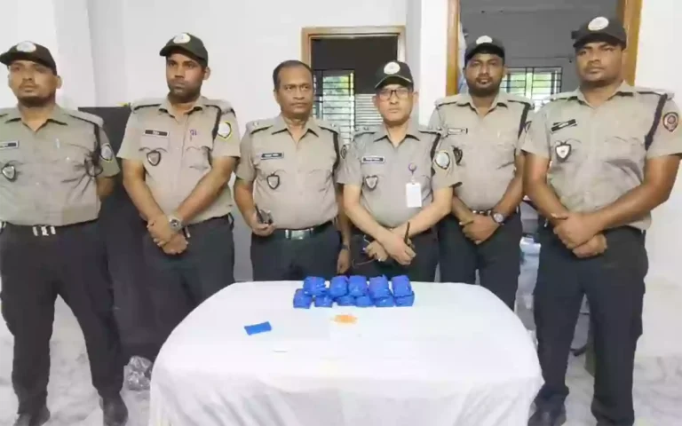 Rising Cumilla - Yaba tablets worth crores of taka recovered from under a bed in Chandpur.