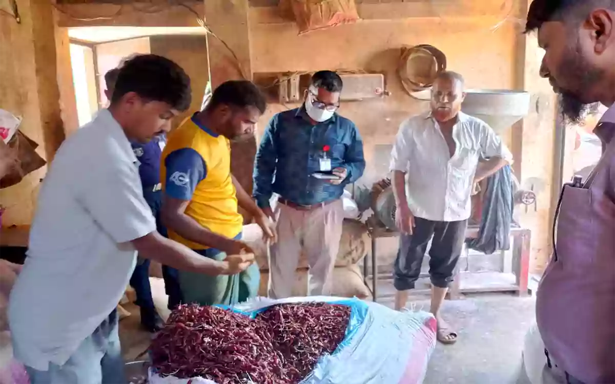 Risingcumilla - Directorate of National Consumer Rights Protection raids spice mill in Cumilla, fined Tk 1 lakh.