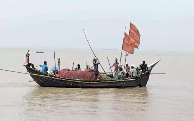 Risingcumilla - fishing.webp