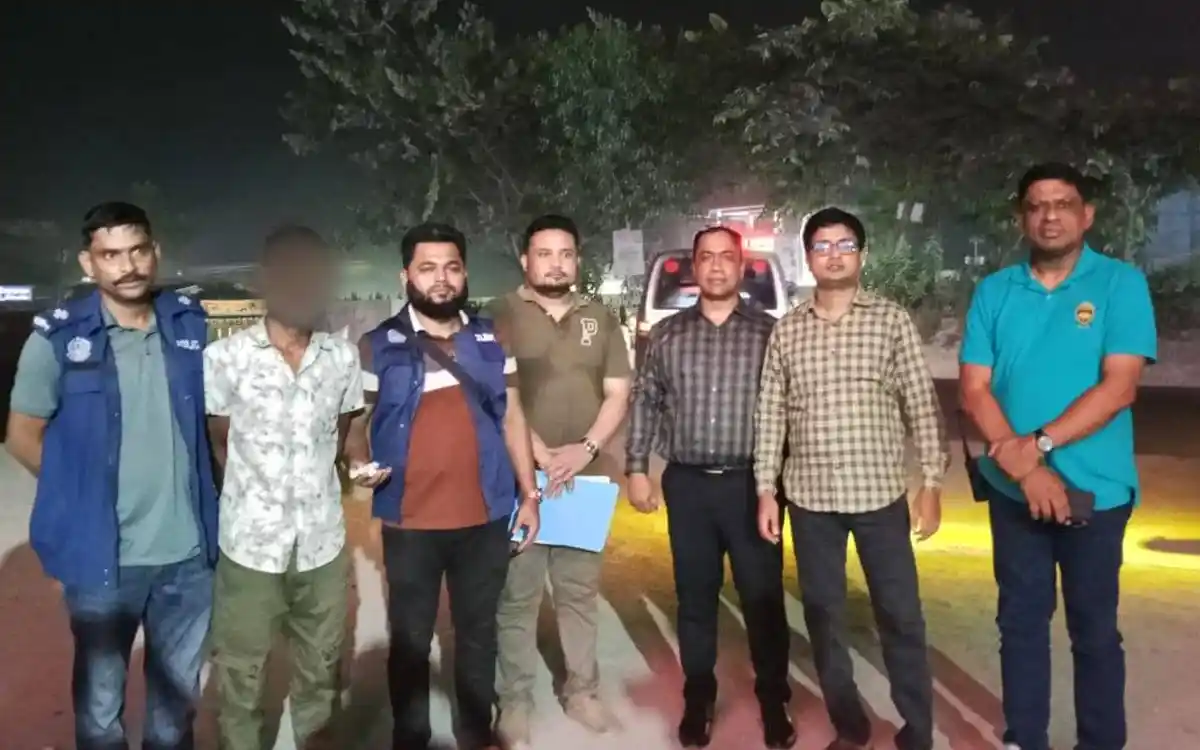 দাউদকান্দিতে গাঁজা সেবনের দায়ে দুজনের কারাদণ্ড ও অর্থদণ্ড
